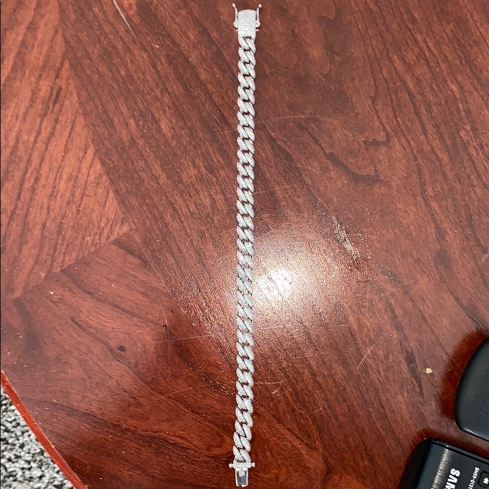 Iced out bracelet size 9mm wrist